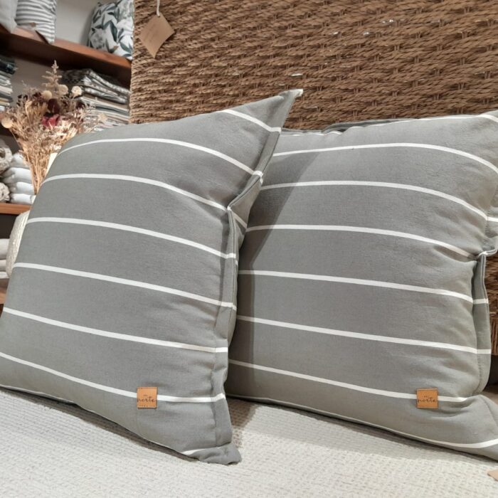 Almohadón VERDE EUCALIPTO RAYAS FINAS 45X45