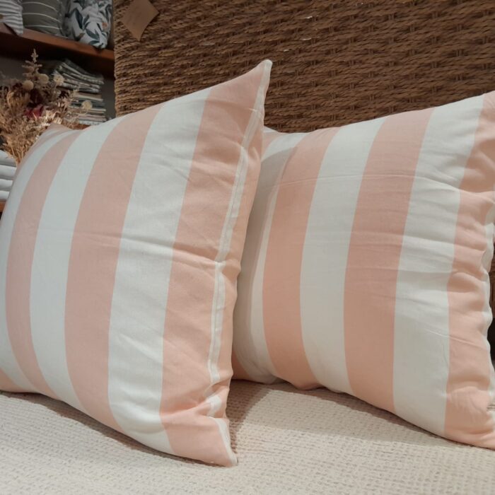 Almohadón ROSA Y BLANCO 45X45