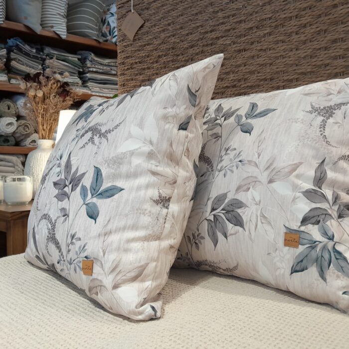 ALMOHADON IMPERMEABLE 45X45