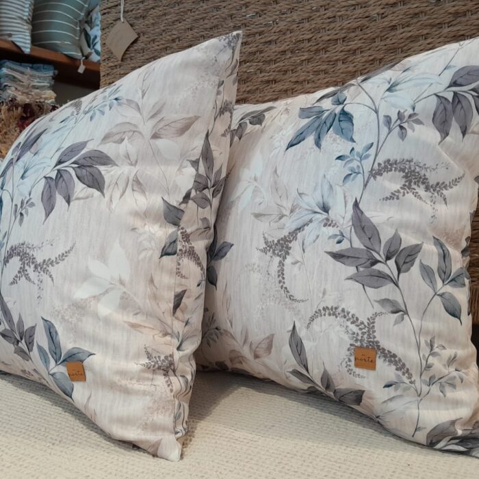 ALMOHADON IMPERMEABLE 50x50