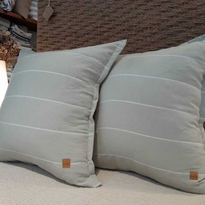Almohadón Reversible CELESTE RAYAS/CRUDO 50x50