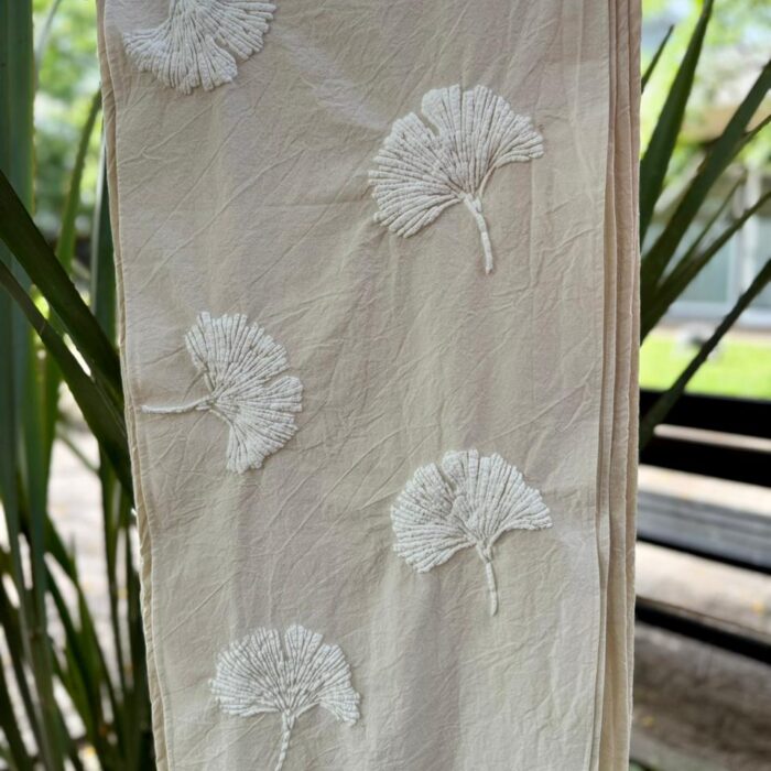 Camino de Mesa Estampa con Relieve Tusor Crudo